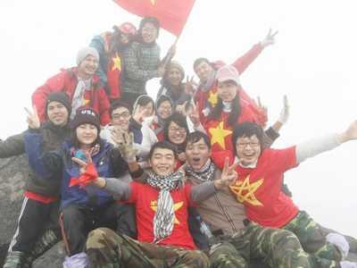 Sinh viên vi vu leo đỉnh Fansipan, Lũng Cú