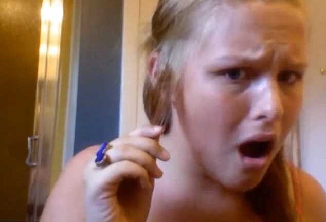 Dạy làm đẹp, không may tự đốt cháy tóc mình