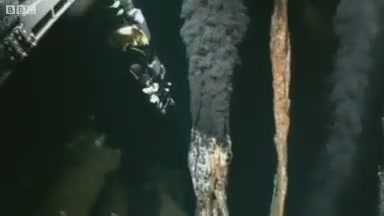 Khám phá nơi 400 độ C dưới đáy biển