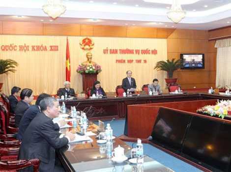 'Cắt, xóa' quyền cư trú, chỉ khổ người dân