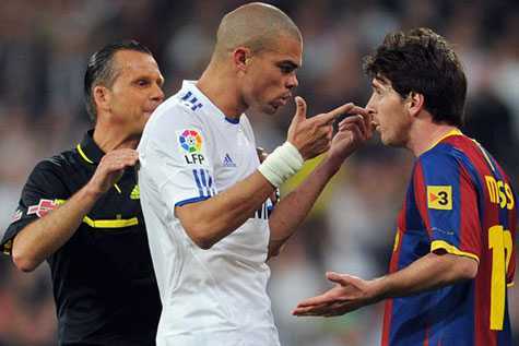 Sao Real và Barca: Ai diễn kịch giỏi hơn?