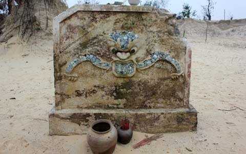 Bí ẩn ngôi đền cổ bị vùi lấp trong cát ở Hà Tĩnh