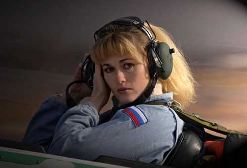 Xem Nữ hoàng bầu trời của Nga nhào lộn ngoạn mục