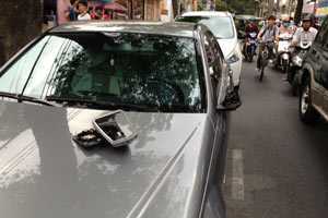 Người dùng Mercedes ‘khóc’ về nỗi đau mất phụ tùng