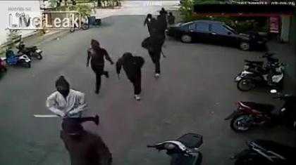 Thảm bại nhục nhã của băng cướp có đao kiếm