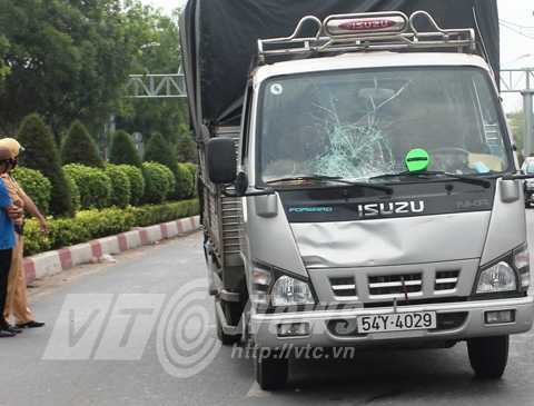 Hỗn chiến giữa phố Sài Gòn vì giành chỗ bán chim