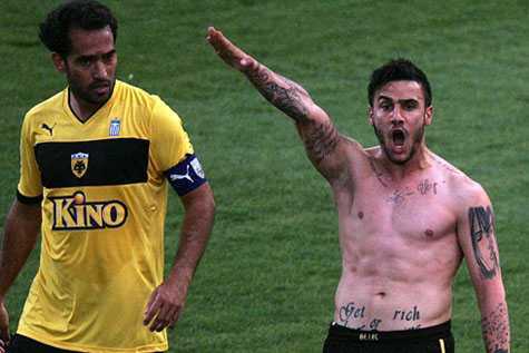 Ăn mừng phản cảm, cấm cửa đội tuyển trọn đời