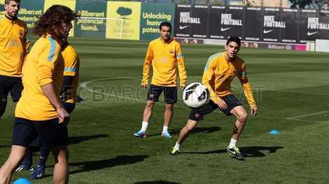 Barca trình diễn 'bóng ma' siêu đẳng