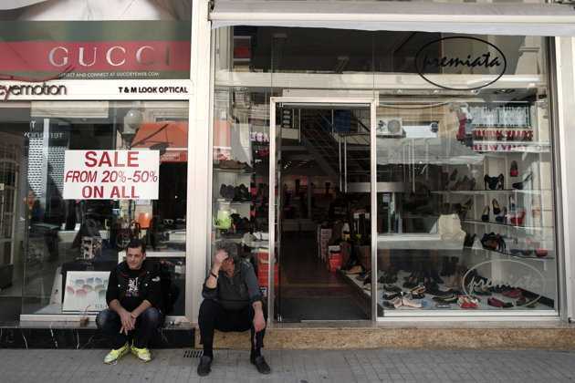 Dân Síp 'khát' tiền mặt