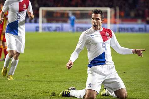 Ngắm siêu phẩm lá vàng rơi của Van Persie