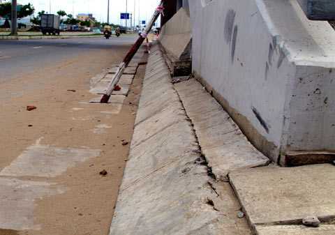 Video: Đại lộ ngàn tỷ ở TP.HCM hóa đường làng sau 1 năm