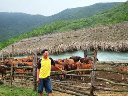 Thầy giáo trẻ kiếm tiền tỷ, chép giấc mơ của bố