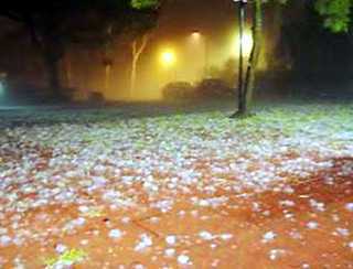 Không khí lạnh dồn dập đổ vào miền Bắc