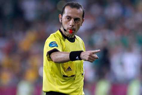 Hung thần hại MU bị UEFA 'xử đẹp'