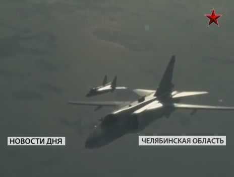 Xem Su-24, MiG-31 luyện tiếp dầu trên không