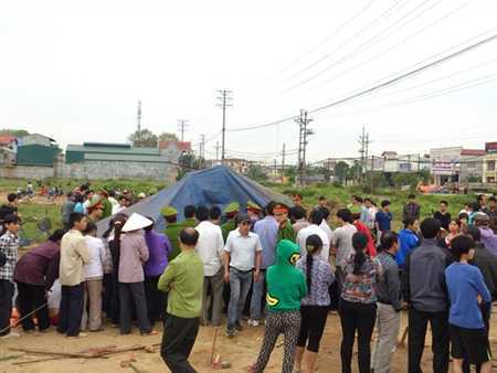 Hà Nội: Thanh tra giao thông chết bên vệ đường