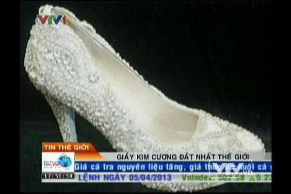 Ngắm đôi giày kim cương giá 8,7 tỷ đồng