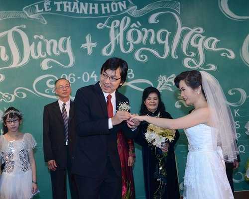 Vợ chồng GS.Xoay hài hước trong đám cưới