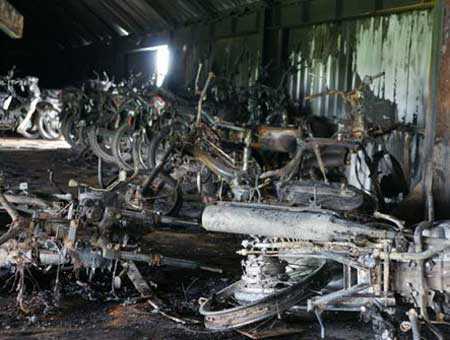 Cận cảnh hàng nghìn xe máy thành đống sắt vụn