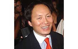 Doanh nhân gốc Việt muốn 'nuốt gọn' hãng Dell