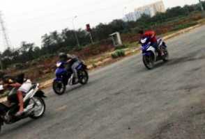 Đua xe giữa ban ngày, CSGT nói gì?