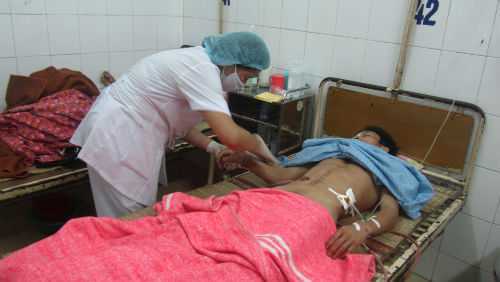 Lựu đạn bất ngờ phát nổ, 8 tự vệ bị thương