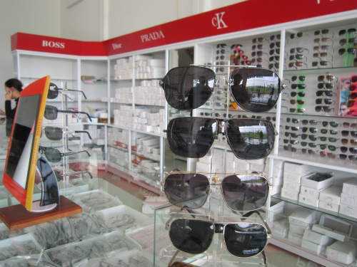 Kính hàng hiệu Gucci, Dior giá... 100.000 đồng