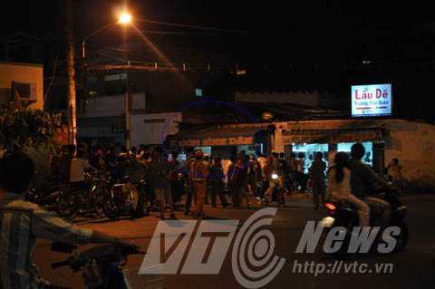Một cô gái bị chém dã man trong quán cơm