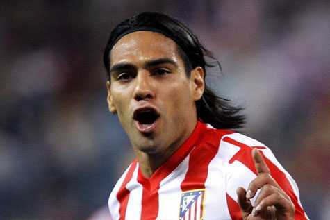 Giải mã cơn khát tiền đạo của đại gia Anh