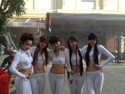 'Đột nhập' phòng tập nữ vũ công xinh đẹp