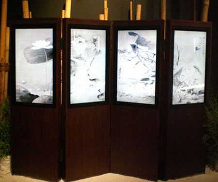 Em bé bị tấm màn che đè tử vong