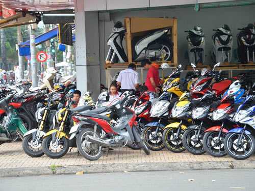 Thị trường xe máy, khuyến mãi vẫn ế dài