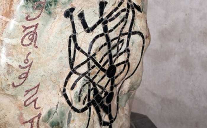 Nhà khoa học lý giải 'hòn đá lạ' ở đền Hùng