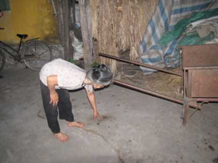 Cô gái nổ mìn xe máy nói gì trước khi tự sát?