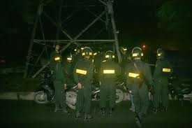 Cướp súng, đấm vào mặt cảnh sát cơ động