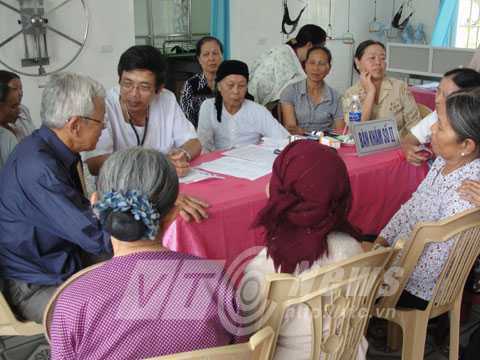 Thầy thuốc biếu bệnh nhân hàng trăm triệu đồng