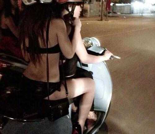 Dân mạng 'sốc' bởi thiếu nữ Việt mặc phản cảm