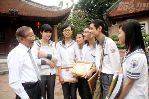 'Tứ trụ' nền sử học VN bắt bệnh học sinh chán Sử