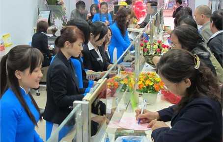 Lãi suất giảm mạnh chưa từng có