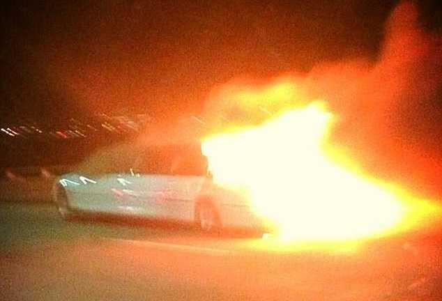 Mỹ: Kinh hoàng siêu xe phát nổ trên đường