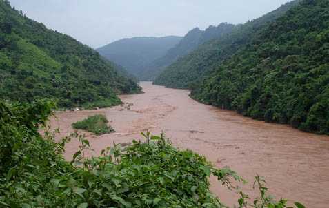 Bất lực với dòng sông “Ma-cà-rồng’ vùng Tây Bắc