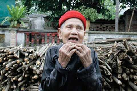 Chuyện lạ Hà Nội: Cụ ông 90 tuổi mọc lại cả hàm răng
