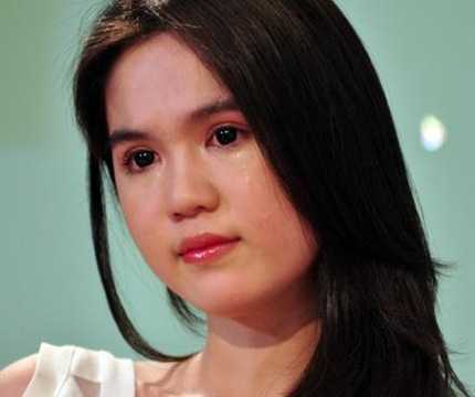 Nóng trong ngày: Ngọc Trinh giả khóc vì mác gái rẻ tiền