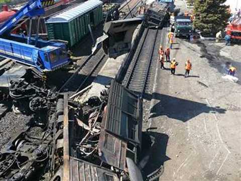 Clip: Tàu chở hoá chất phát nổ, khoang tàu bay lên trời