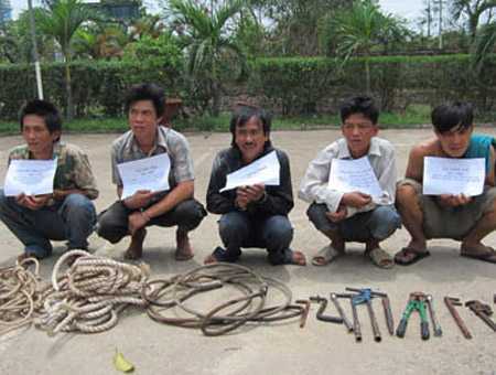 Bắt nhóm trộm chuyên đột nhập tàu nước ngoài