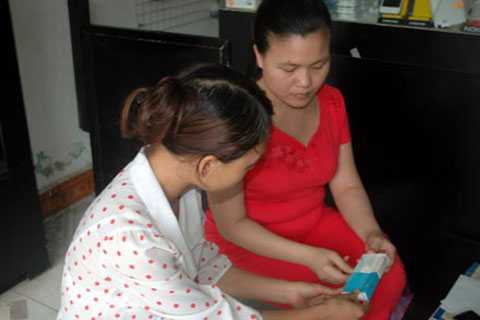 Bà Hoa tiêm cho trẻ vắcxin ăn bớt?