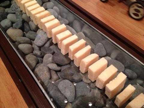 Tận thấy xà phòng làm từ... mỡ người