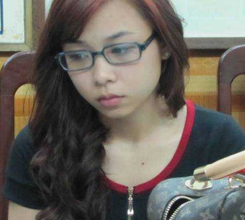 Nữ sinh xinh đẹp tàng trữ ma tuý, đổ vấy cho bạn trai