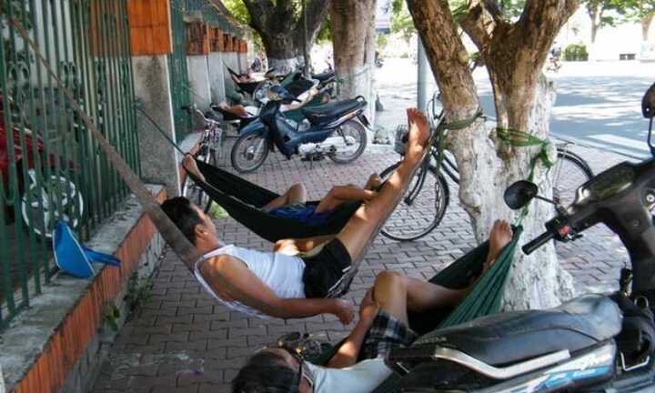 Ảnh: Người miền Trung vật vã giữa nắng như thiêu đốt