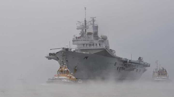 Hàng không mẫu hạm khổng lồ Anh thành 'phế nhân'